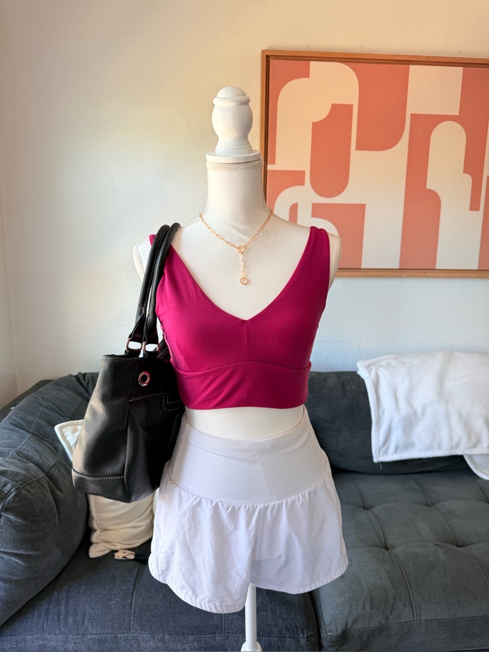 Alphalete Wireless V-Neck Bralette in Magenta
